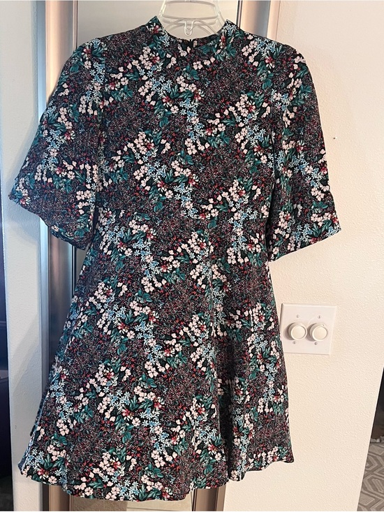 Zara Dresses & Skirts - Beautiful Xara Black Floral Flutter Sleeve Flowy Mini Dress Sz Small